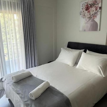 Poly S Home Янина Екстериор снимка