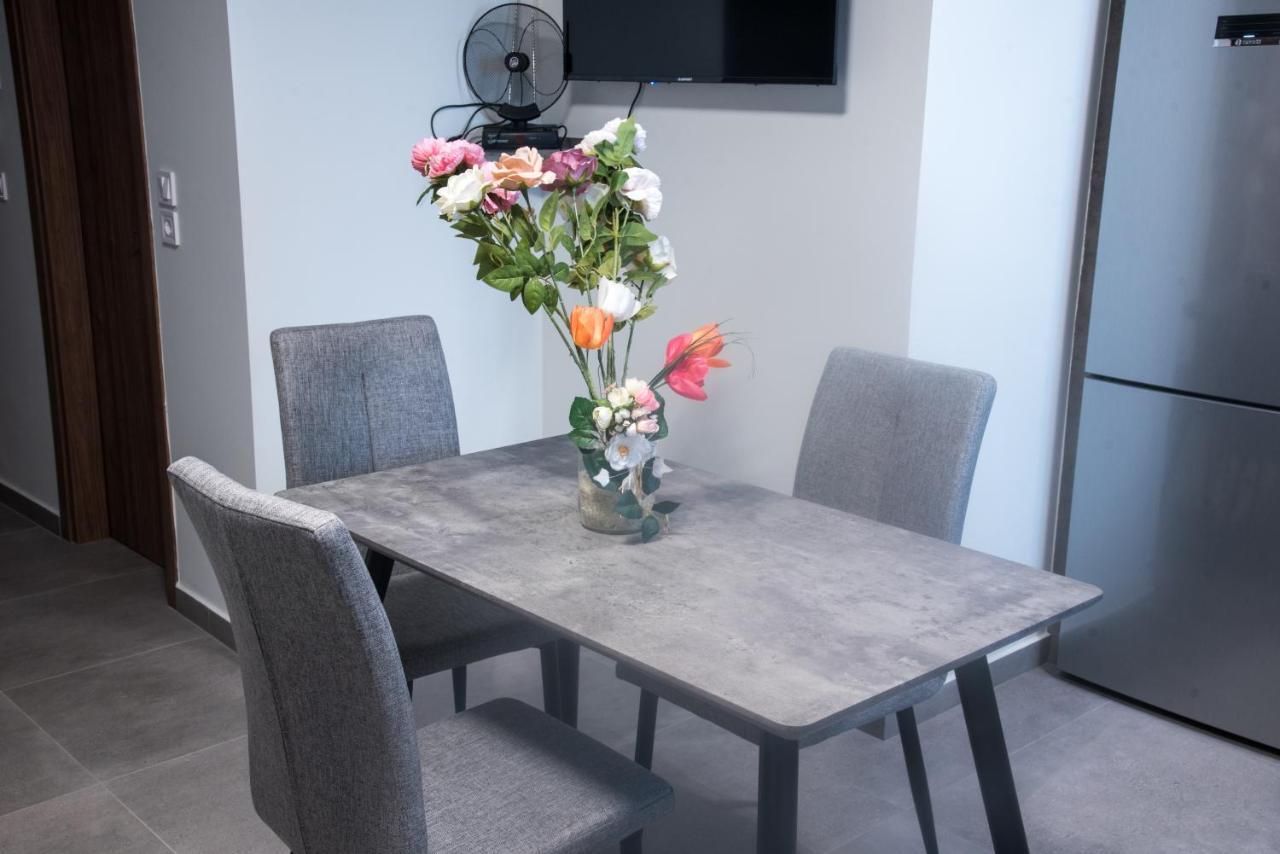 Poly S Home Янина Екстериор снимка