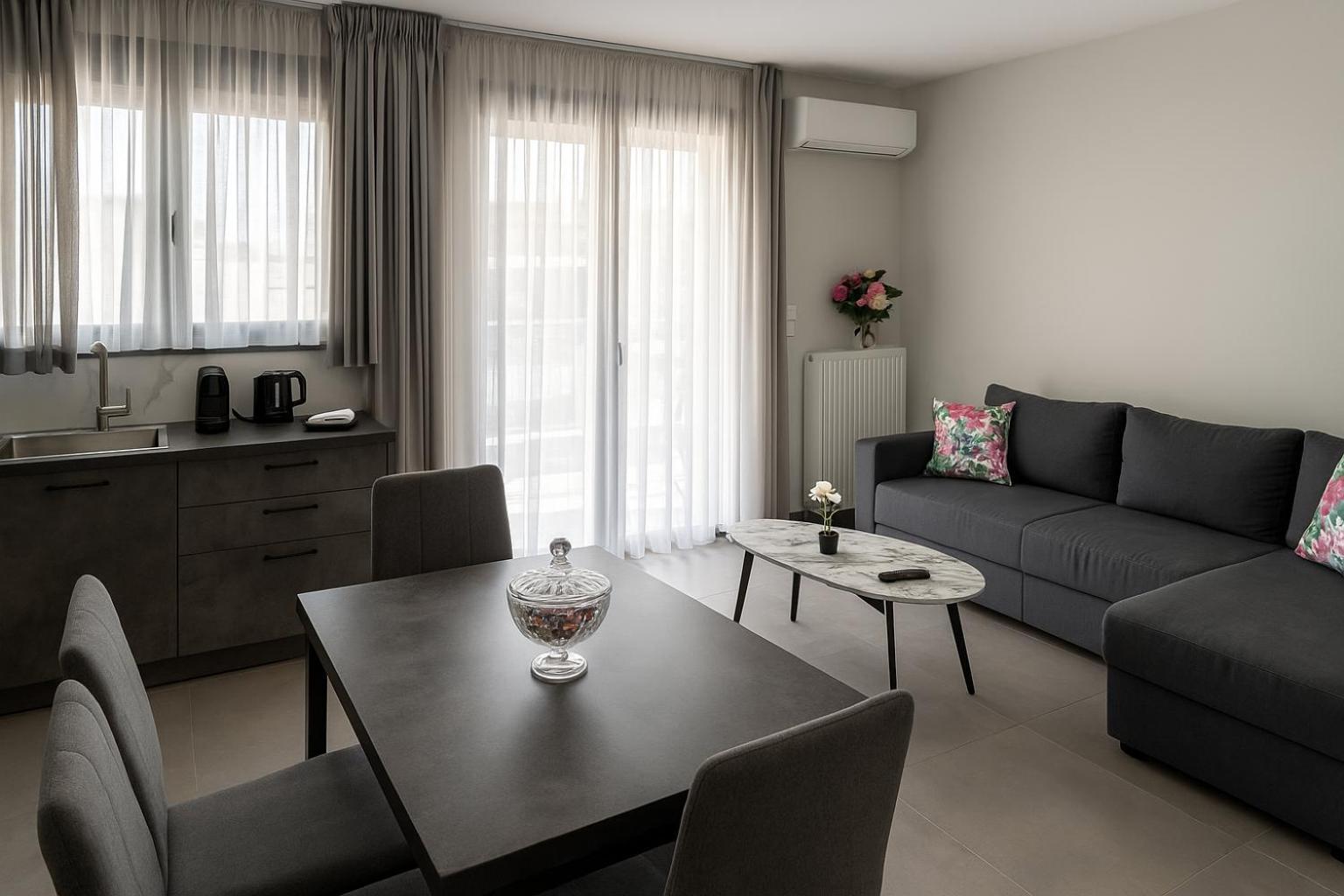Poly S Home Янина Екстериор снимка